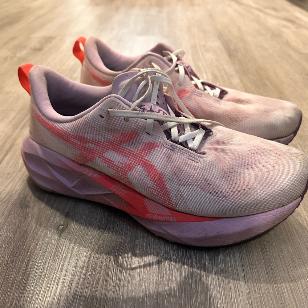 ASICS novablast 5